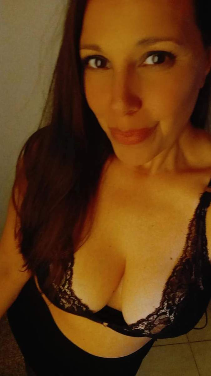 Escort VIP Eli en Ramos Mejía La Matanza - Masajistas Argentina Black